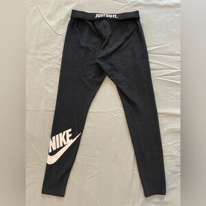 Nike Leggings size small with Nike detail